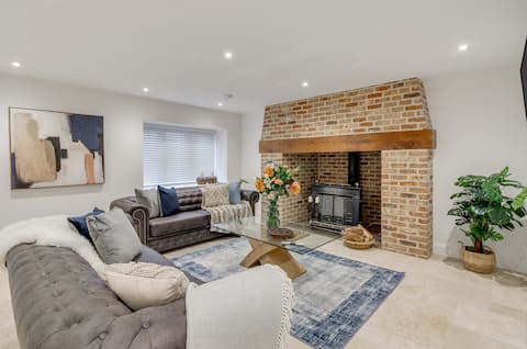 Sleeps 14 | Norfolk Broads 6-Bed House