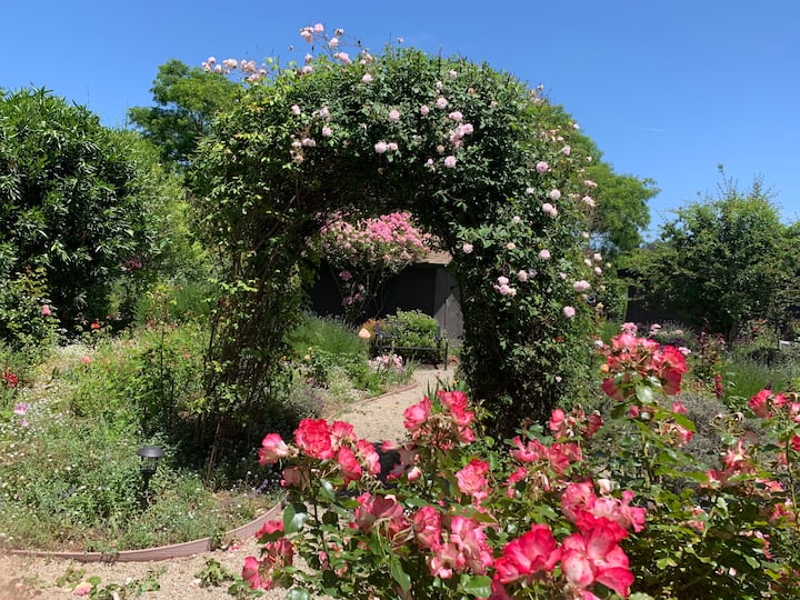Gracious Garden Guest Suite - Sunny Corralitos - Watsonville, CA