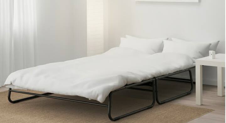 ️ يتوفر سرير أريكة مع غطاء مرتبة لمزيد من الراحة.