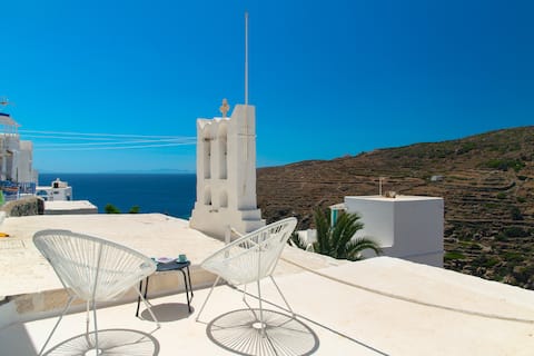 Spacious & cozy apartment in the heart of Kastro