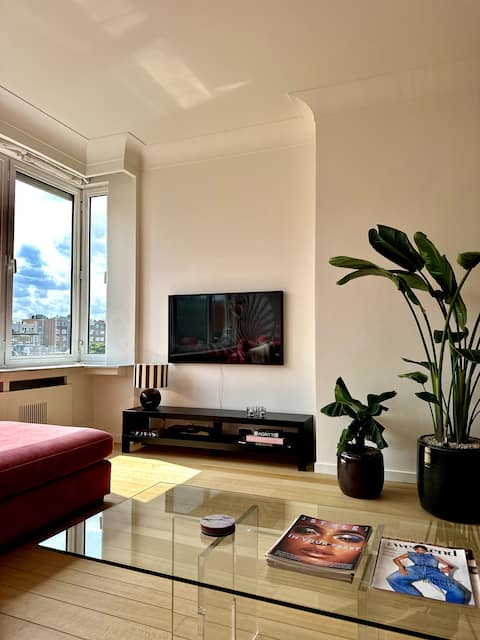 Popular Airbnb listing: Sunny apartment with a beautiful view! in Antwerpen