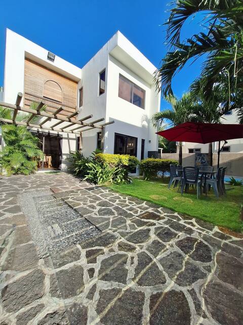 Relaxing 3-Bedroom Villa with Pool