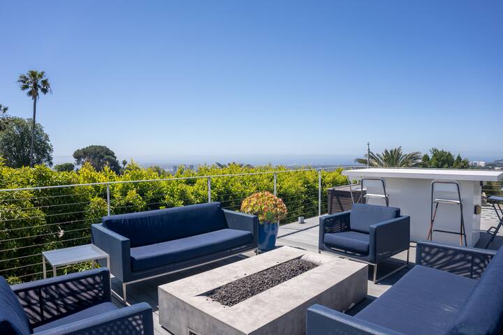 Los Angeles/Bel Air Villa with breathtaking view! gallery image 2