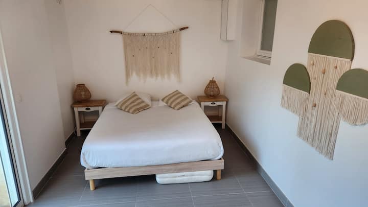 საძინებელი 1