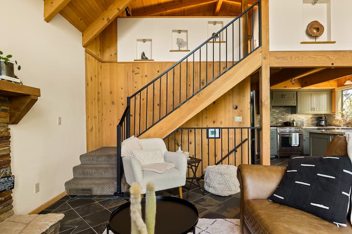 Designer A-frame With Chef's Kitchen, Pets Welcome - Lake Arrowhead, CA