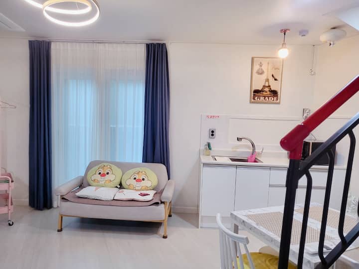 Petit House - Sokcho-si