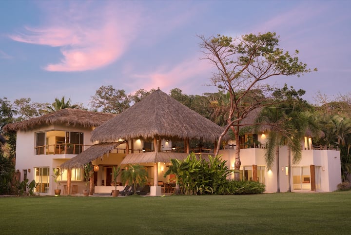 Chacalilla Bay: Luxury Beachfront Villa Colorín - Chacala