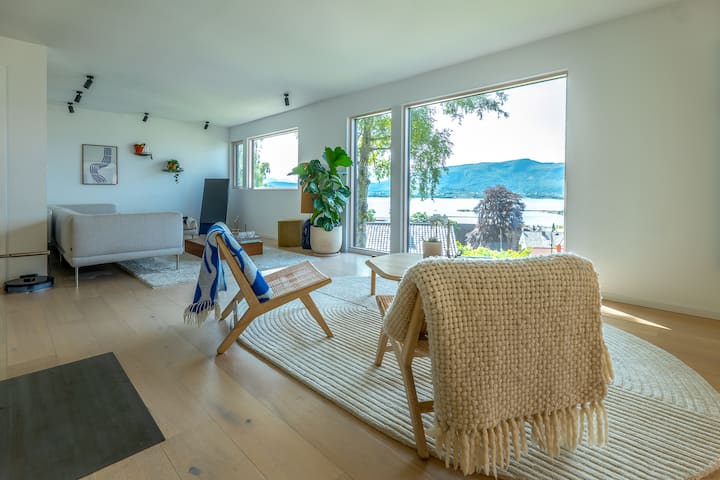 Large And Modern Villa With Panoramic View - Ålesund