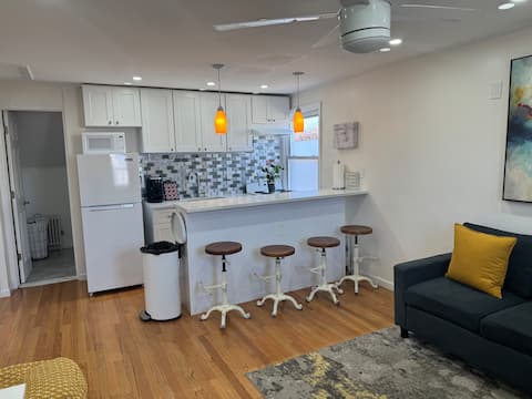 “2 Suite” 2 Bedroom Apartment