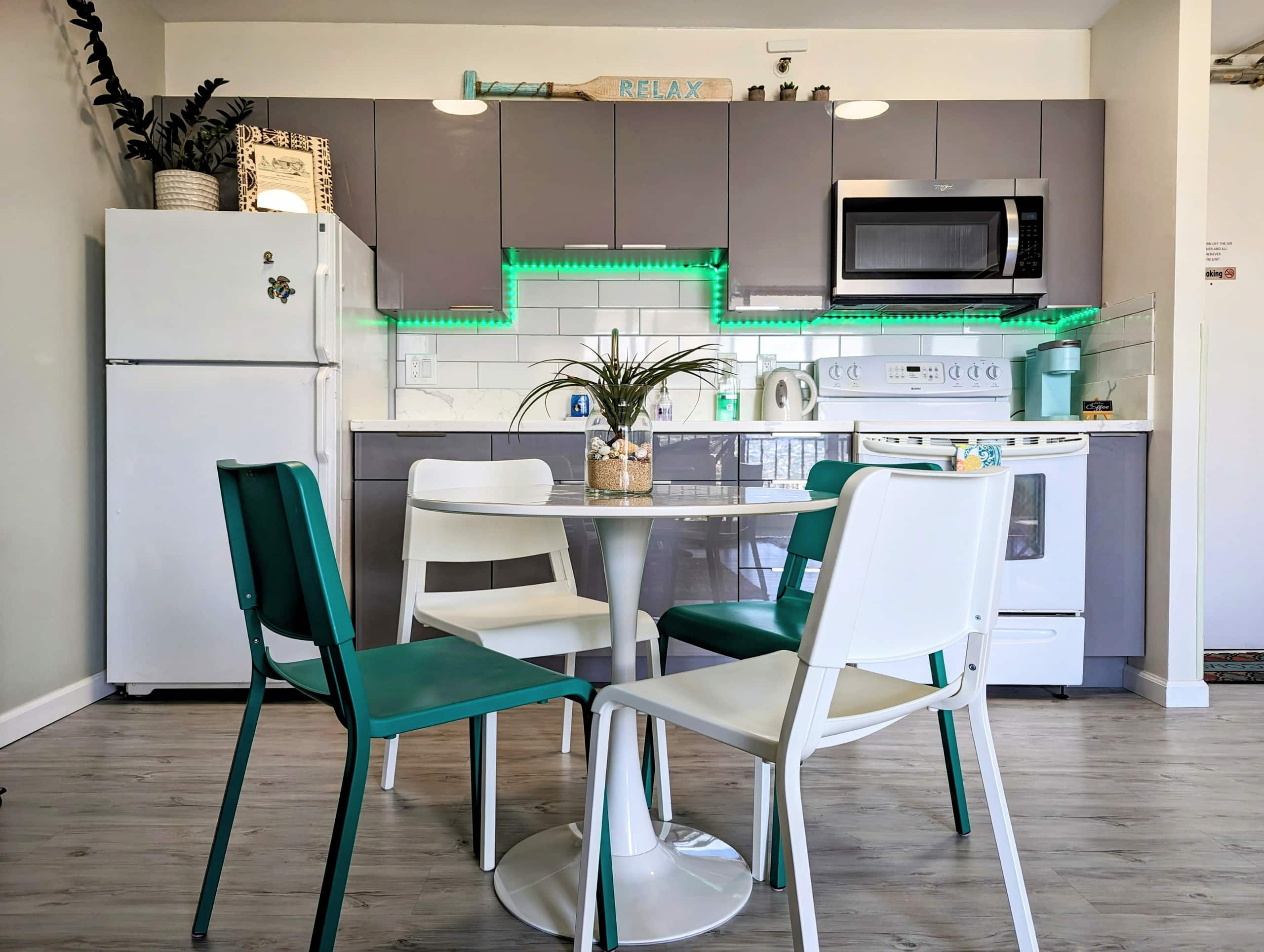 Condo in Honolulu · ★4.99 · 1 bedroom · 3 beds · 1 private bath - Image 5