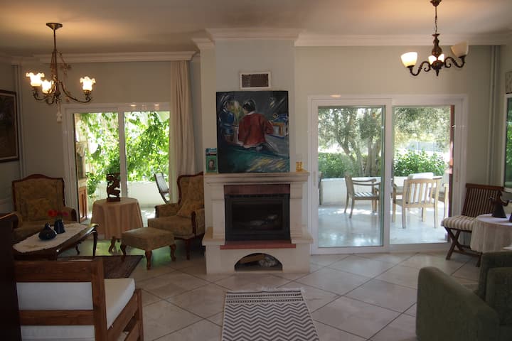 ÇEşme'de Denize 5 Dakika Yürüme Mesafesinde Villa - Çeşme, Çeşme-Izmir, Türkei