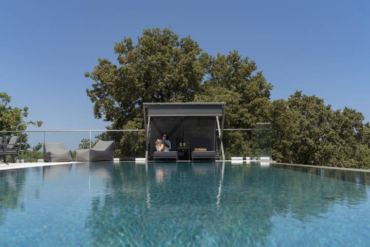 Green Hideaway • Private Oasis Near Town by etouri gallery image 2