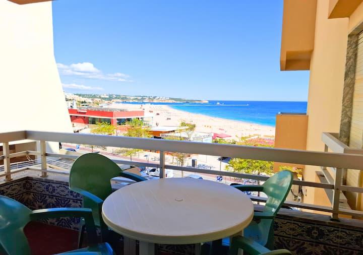 Front Line Apartment With Excellent Sea Views - Portimão