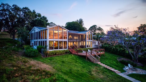 Lakefront Home, 2 King Beds, Kayak, Large Kitchen