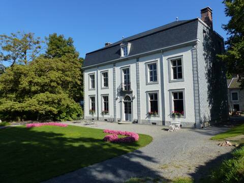 Gentilhommière located in a park
