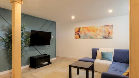 Beautiful apartment with parking, close to everything