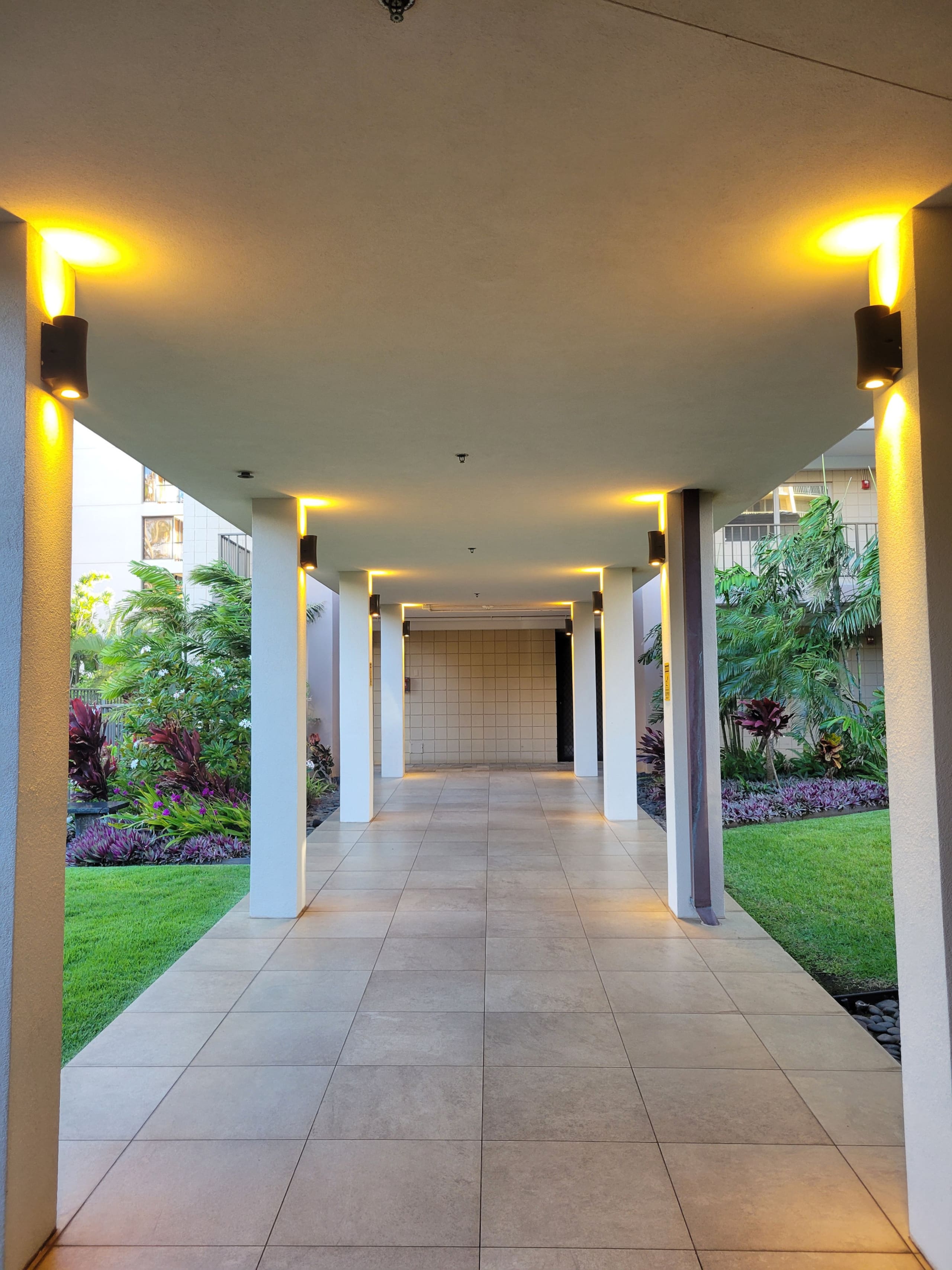 Condo in Lahaina · ★4.91 · 1 bedroom · 2 beds · 1 bath - Image 40