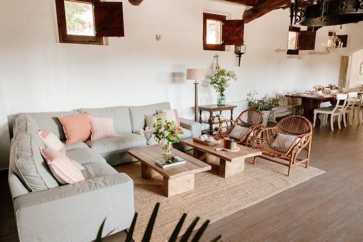 Villa Valentina, 14-18 People, A/c - Mataró