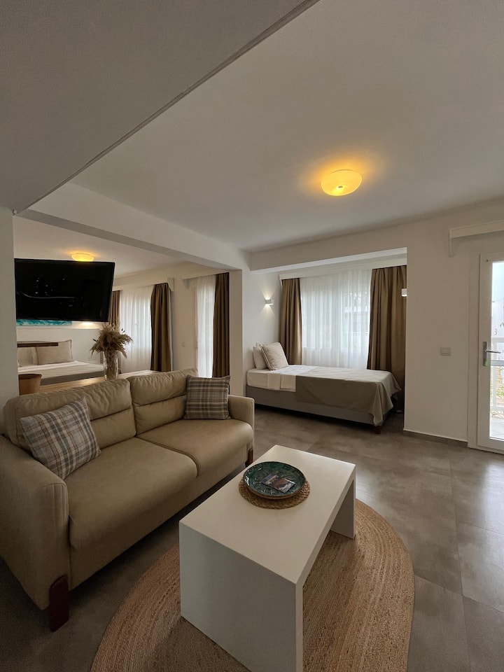 Otel Gumusluk Sui̇t Oda - Turgutreis