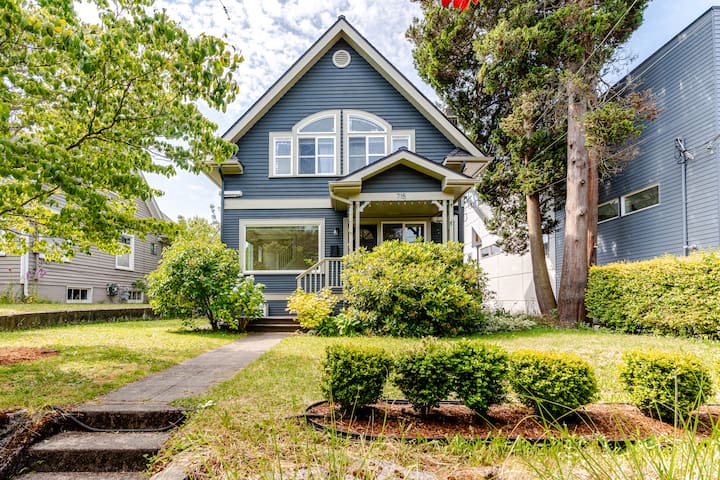 Peaceful family home with A/C, yard & parking
