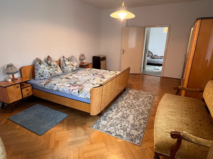 غرفة النوم 1