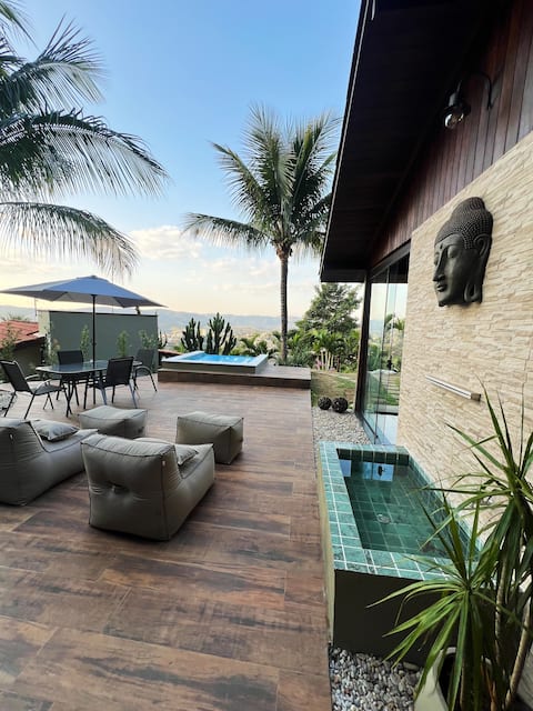 Mountain Farm W/ Hydromassage Deck Internet