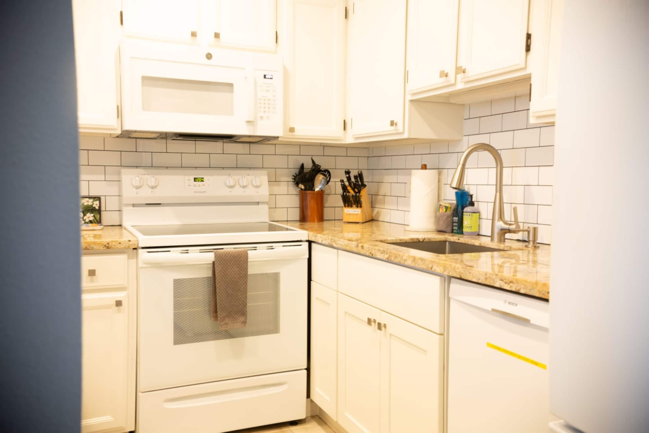 Condo in Kihei · ★4.81 · 2 bedrooms · 2 beds · 1 bath - Image 6