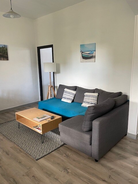 Popular Airbnb listing: L'OYAT III 4-person house, 200 m from the ocean, 2 Terraces in Mimizan