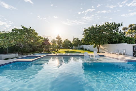 "Spacious 6BR/6BA Villa for 20 Guests with Pool"