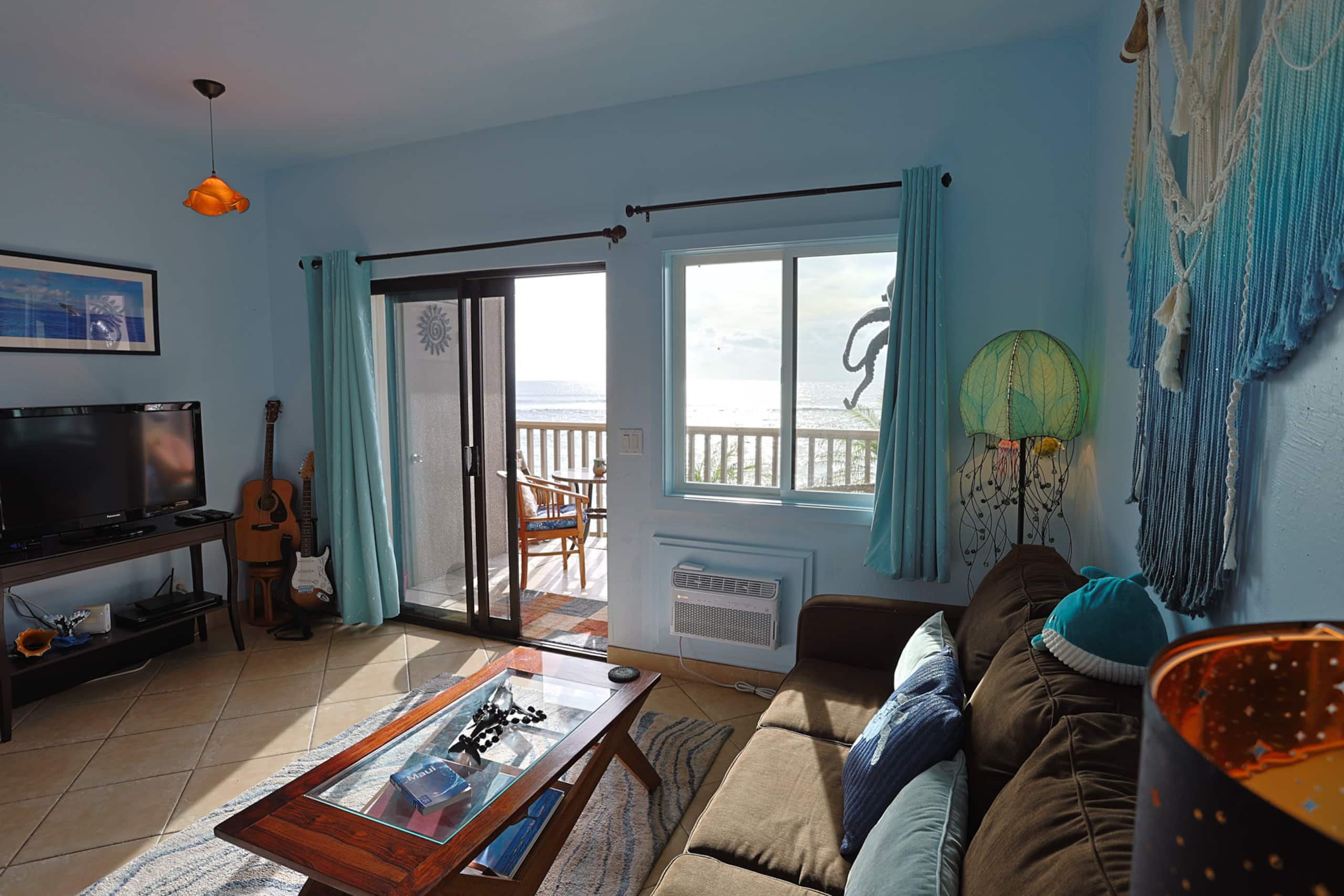 Condo in Lahaina · ★4.93 · 1 bedroom · 2 beds · 1 private bath - Image 6