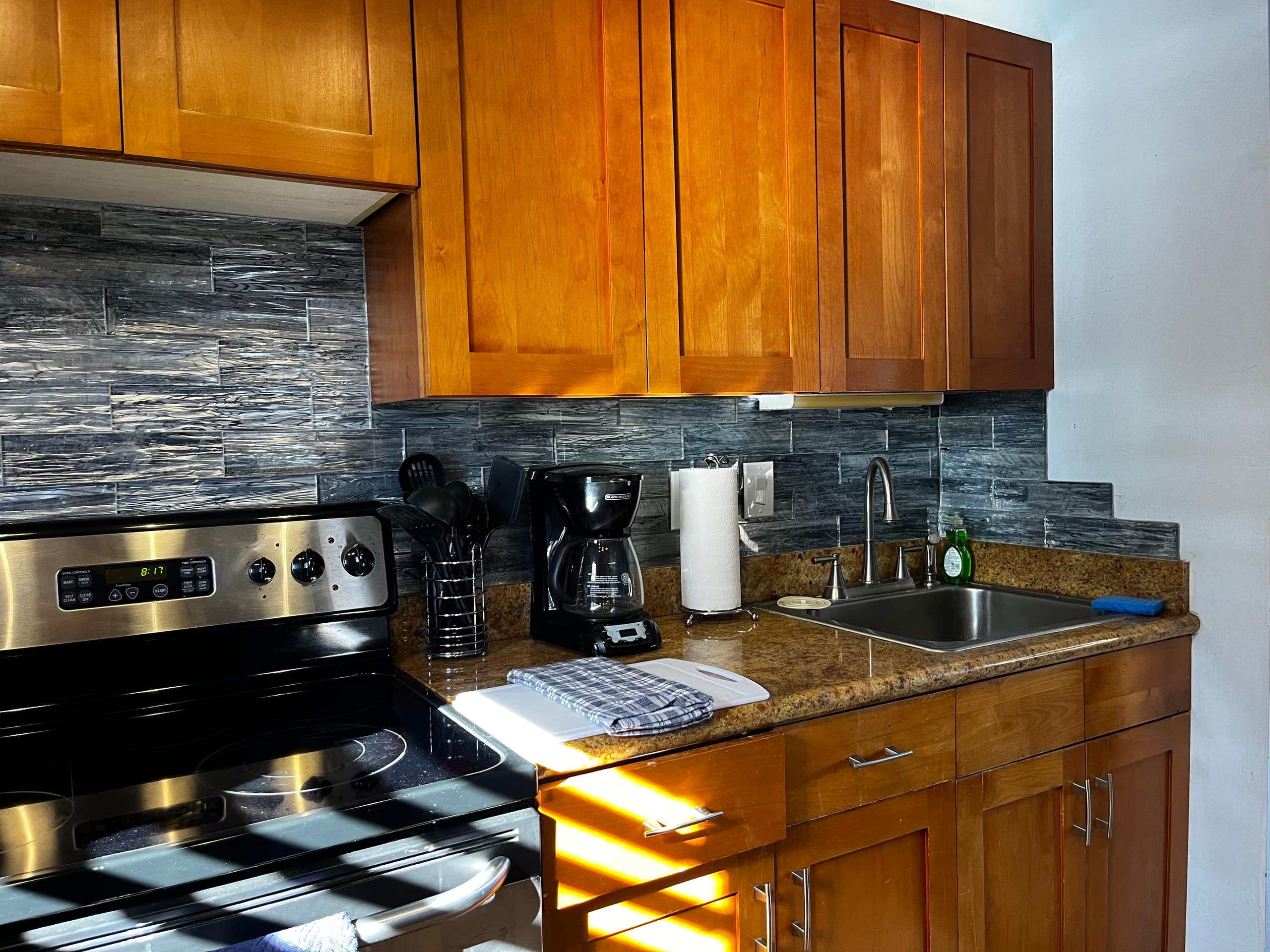 Condo in Lahaina · ★4.93 · 1 bedroom · 2 beds · 1 private bath - Image 4