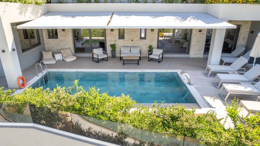 Villa Luna I 100m to Sea & Free* Heated pool gallery image 5