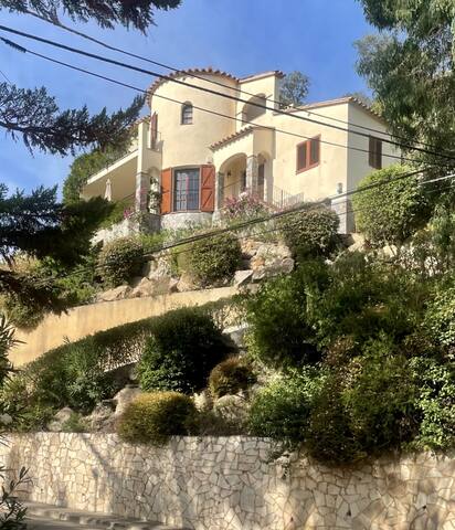 Privé villa met zwembad en fantastisch uitzicht gallery image 5