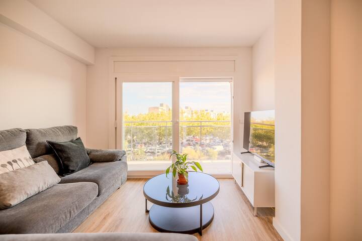 3-Bedroom Europa Apartment with A/C