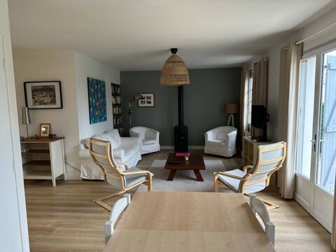 House on one level - close to beach /village center