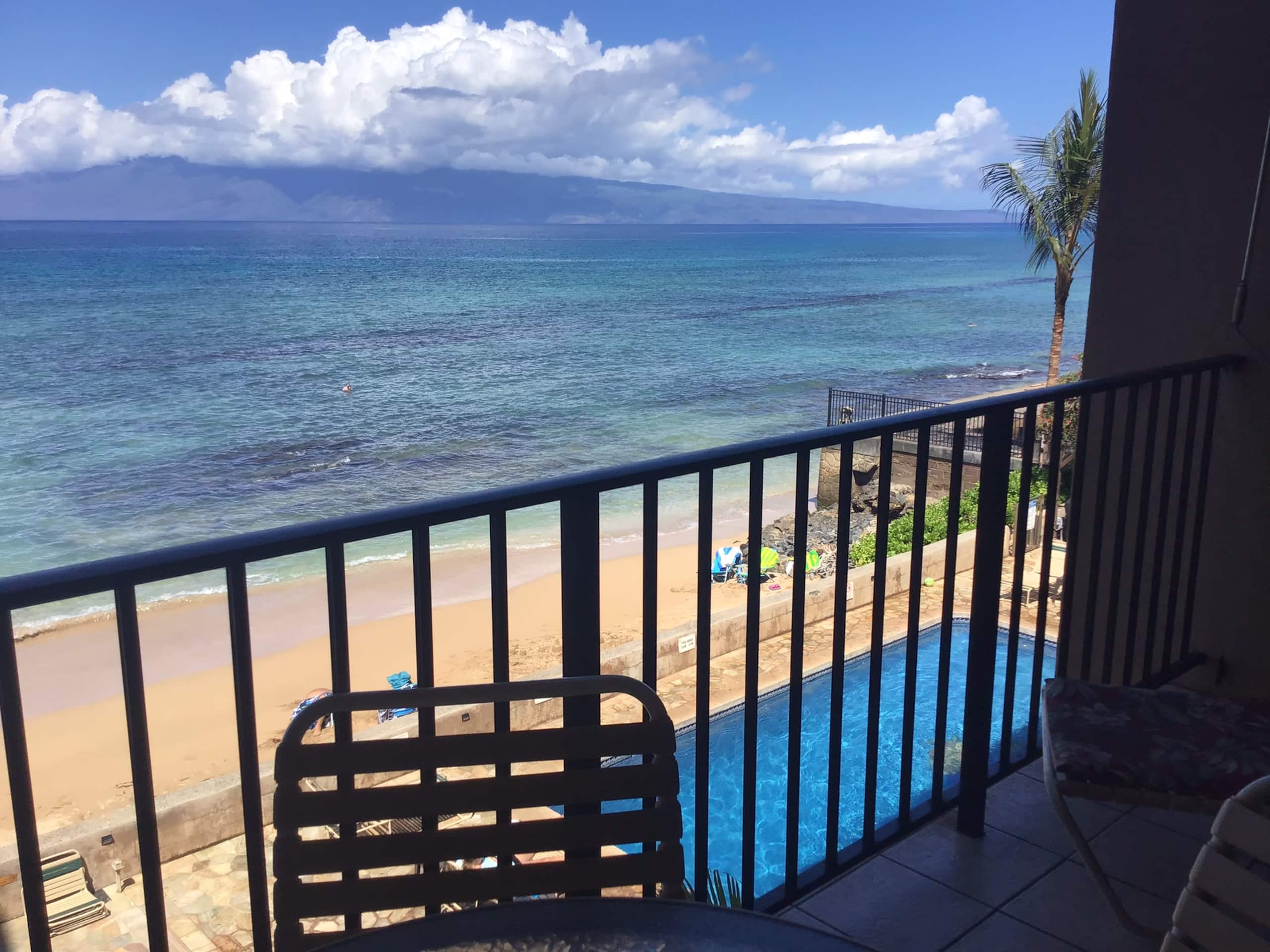 Condo in Lahaina · ★4.91 · 2 bedrooms · 1 bed · 1.5 baths - Image 23