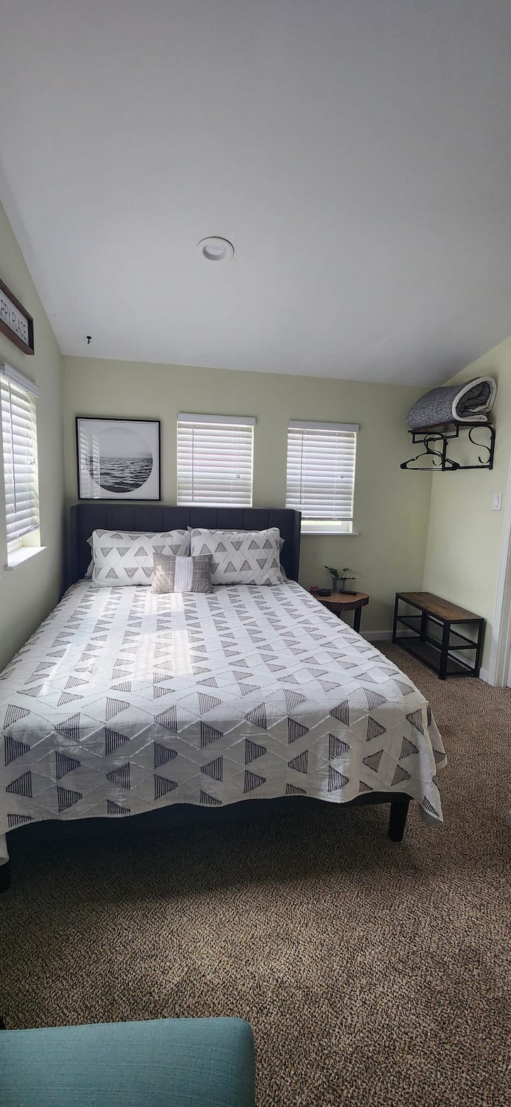 Брачен кревет (широк 150-179 см)