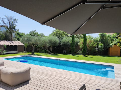 Large family villa with pool near beaches