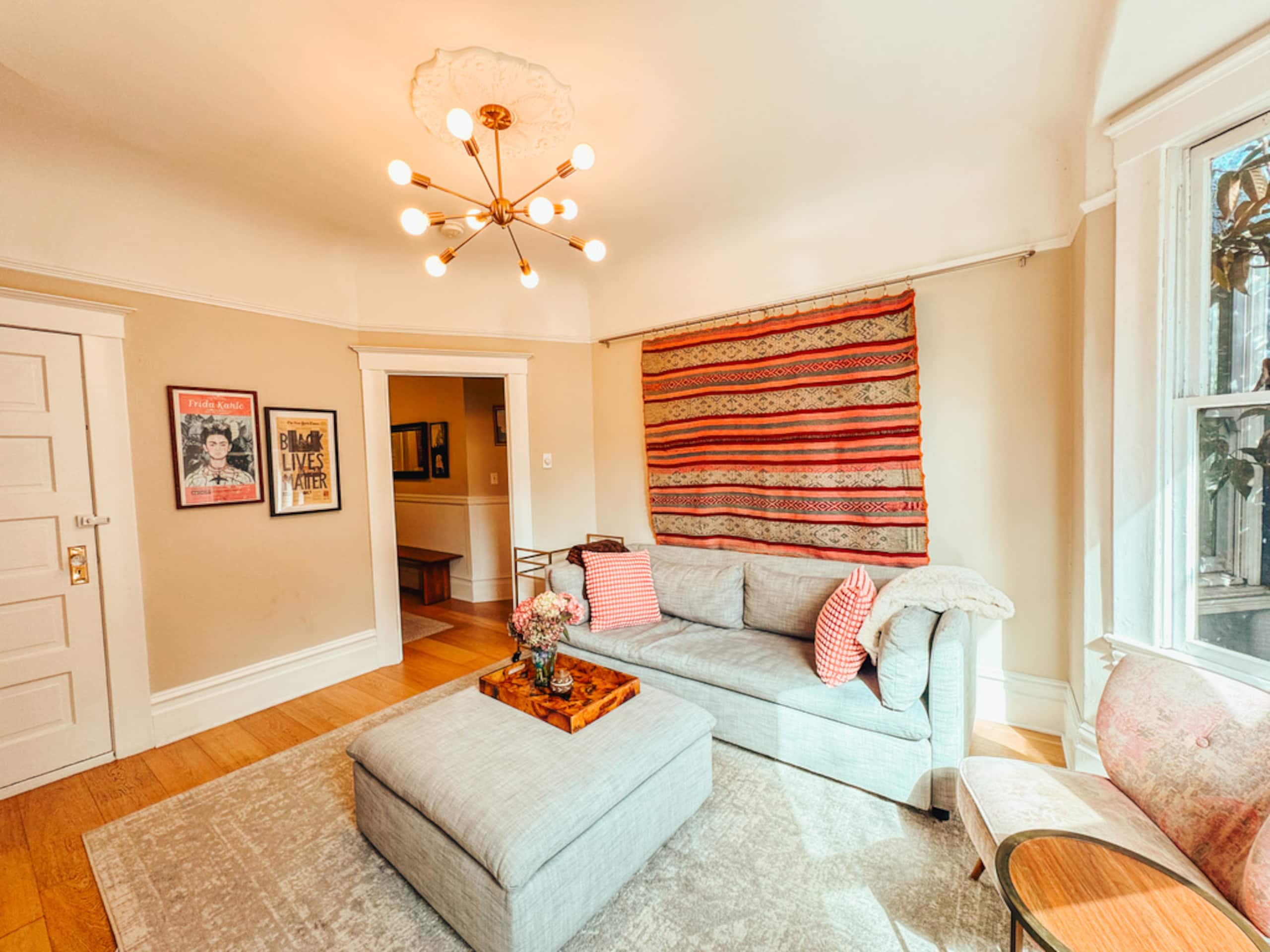 Condo in San Francisco · ★4.97 · 1 bedroom · 2 beds · 1 bath - Image 2