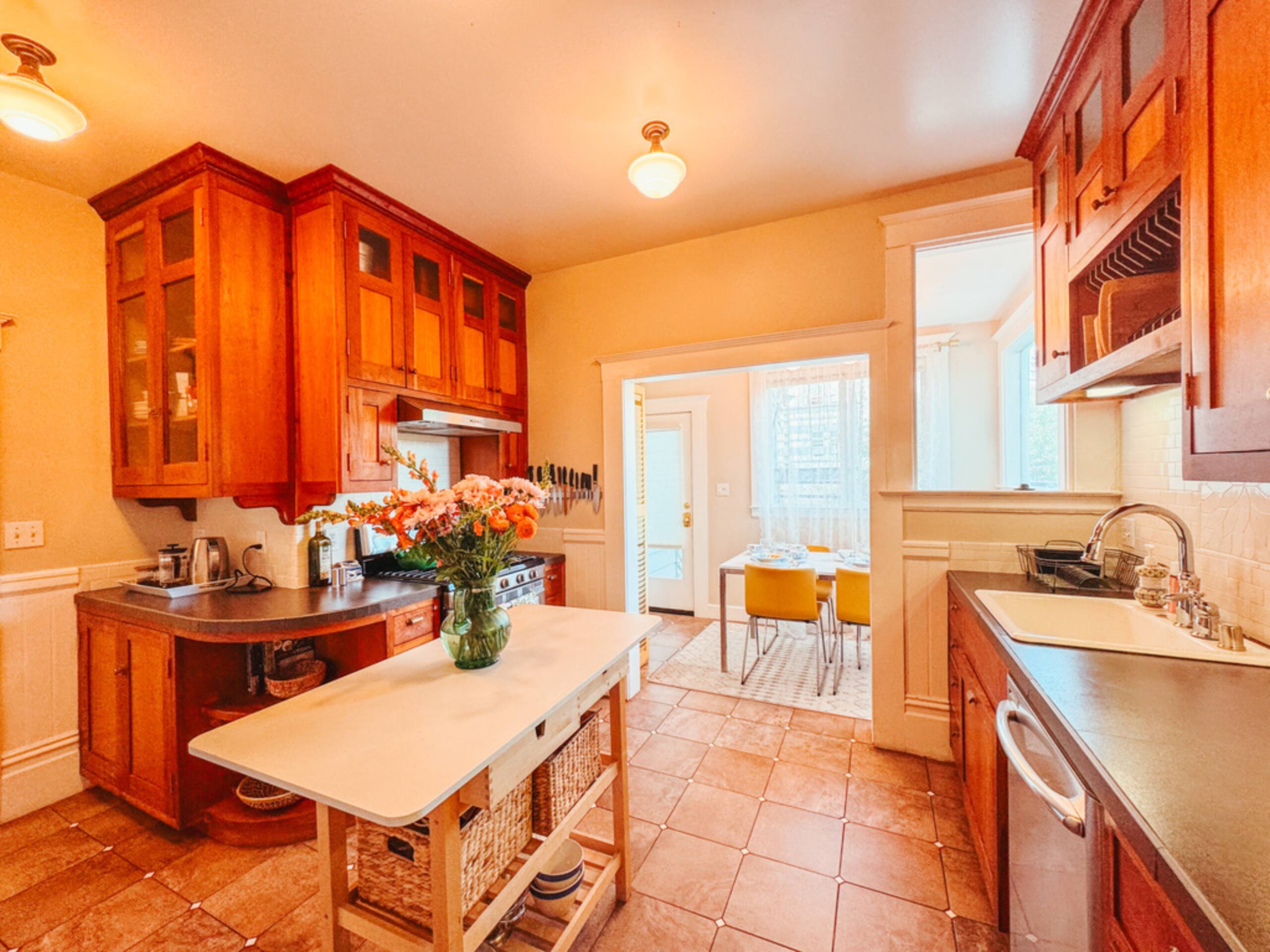 Condo in San Francisco · ★4.97 · 1 bedroom · 2 beds · 1 bath - Image 11