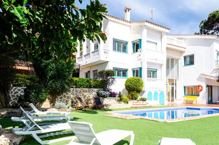 Villa El Riu del Cel con vistas al mar gallery image 2