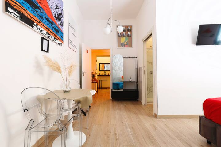 Pop Art House – Chiaia sul Mare- Centro- Metro3min gallery image 2