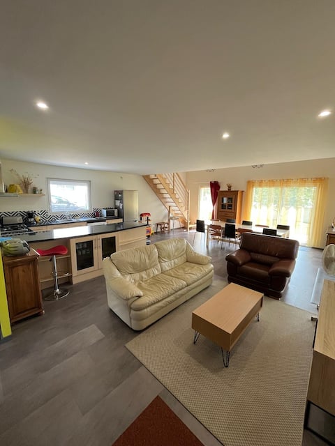 Bright house with parking and garden