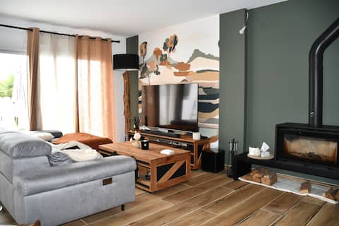 Popular Airbnb listing: Family home close to the center in La Flotte