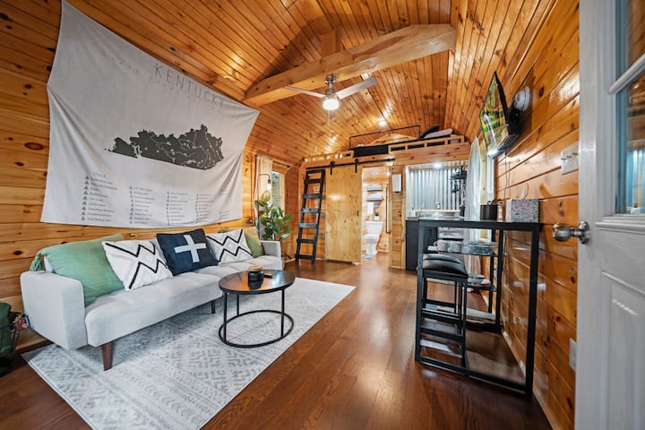 Hot Tub | Tiny Hūs Retreat In The Woods - Kentucky