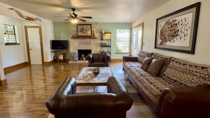 224 M² Huis ∙ 3 Slaapkamers ∙ 8 Gasten - Fredericksburg, TX
