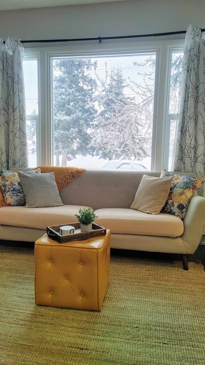 Marigold Suite—2 Bedroom In The Heart Of Red Deer - Red Deer