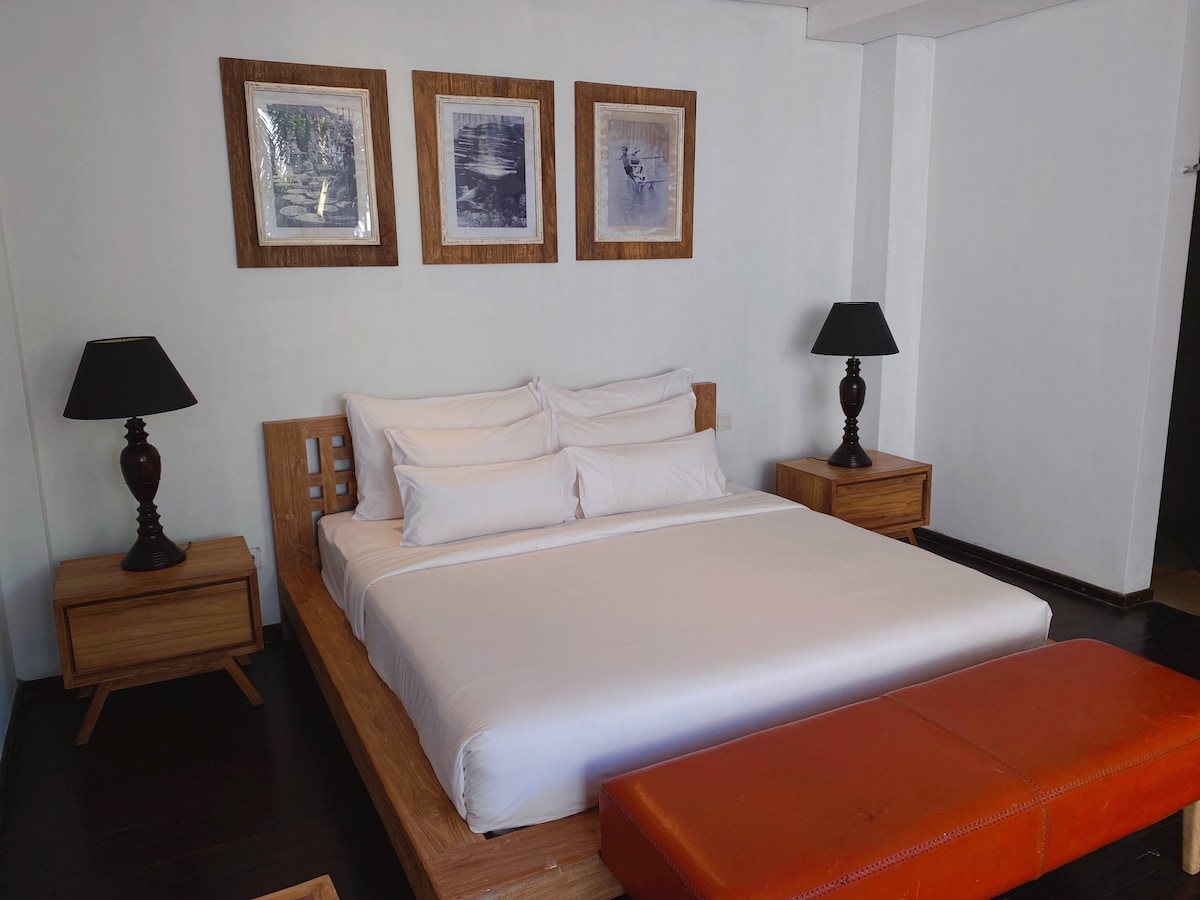 Villa in South Kuta · ★3.75 · 2 bedrooms · 2 beds · 2 private baths, comparabile Airbnb