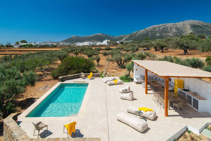 Captain’s Home-ART with private pool gallery image 3