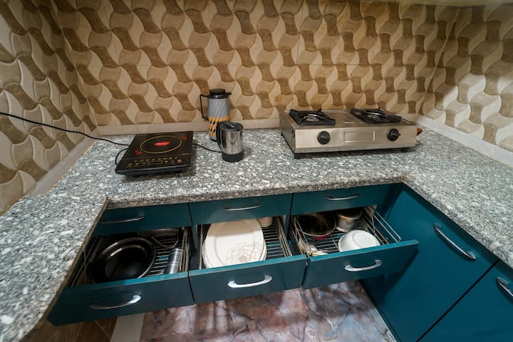 R K Appartment 3bedroom With Kitchen And Balcony - 瓦拉那西